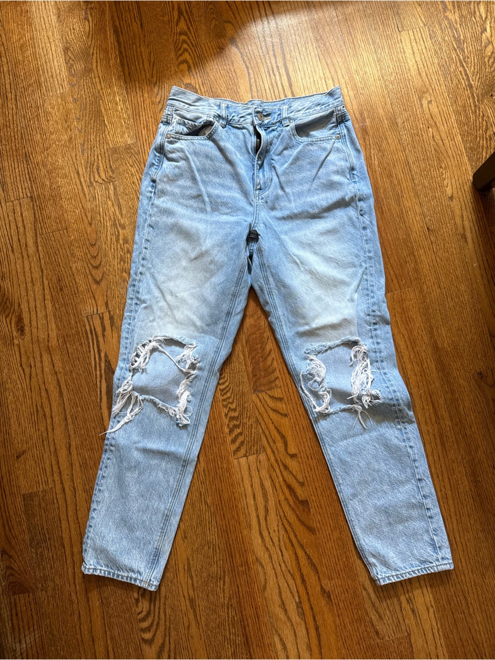 American Eagle Outfitters Light Blue Mom Jean size 4